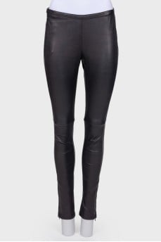 Black narrow trousers