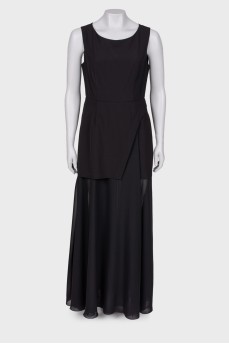 Black sleeveless dress