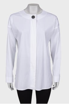 Shirt with rhinestone brooch with tag