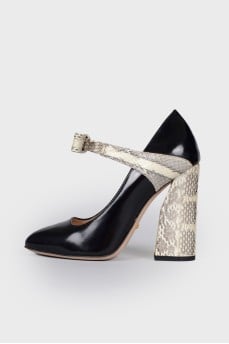 Snakeskin embossed shoes