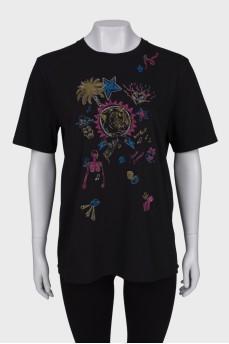 T-shirt with embroidery, with a tag