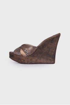 Slippers on a cork wedge
