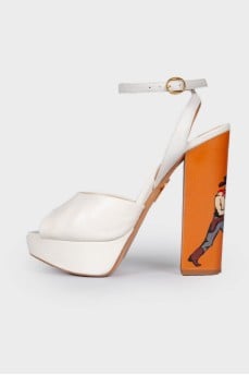 Sandals with print heel