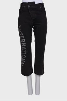 Black jeans with asymmetry