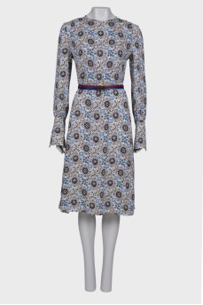 Dress with print, on the belt