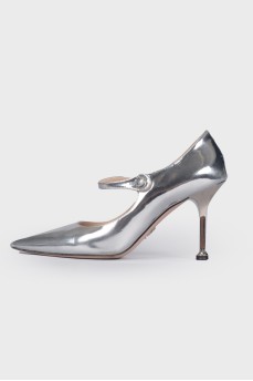 Silver button-down shoes