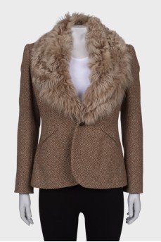 Jacket with fur on the lapels