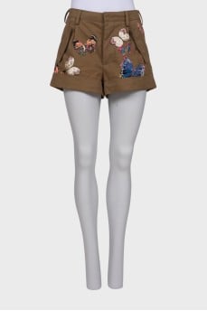 Shorts with butterfly embroidery