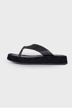 Square toecap flip flops