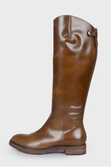 Leather boots with back zipper 