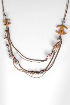 Reversible beaded necklace