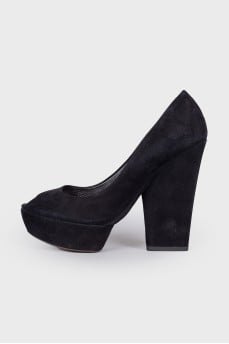 Peep-toecap suede pumps