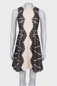 Dress with lace on the sides