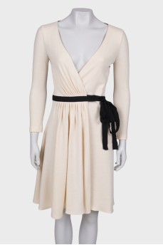 Dress with an openwork insert on the back