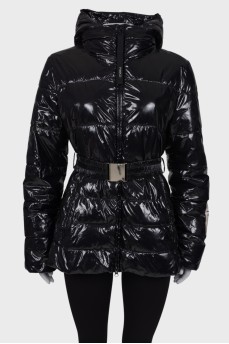 Lacquer jacket with a belt