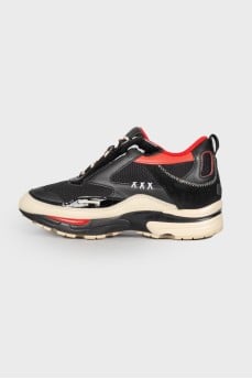 Black sneakers with leather inserts