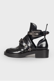 Лакові шкіряні ботильйони Buckle