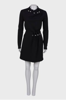 Suit with a skirt and beads