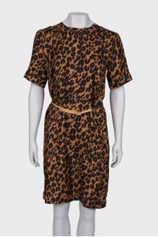 Leopard print dress with belt