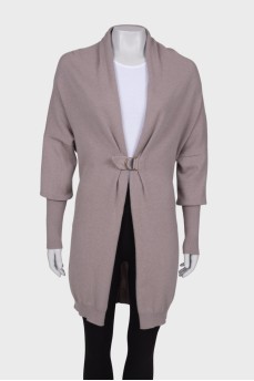 Cashmere cardigan on closure