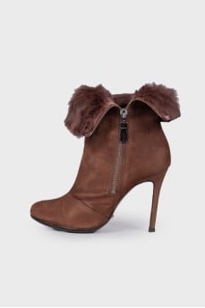 Ankle boots with fur