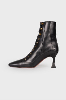 Square toecap ankle boots