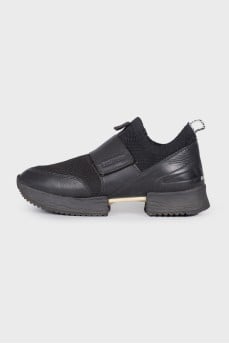 Black mesh sneakers