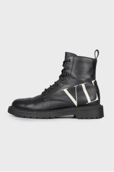 Lace-up leather boots
