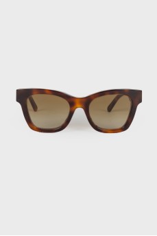 Brown sunglasses