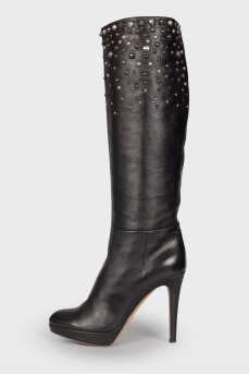 Leather boots with metal rhinestones