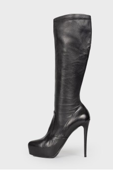 Leather boots with high heels