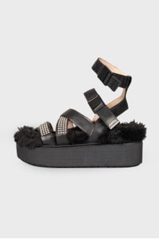 Black sandals with fur