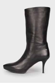 Stiletto leather boots