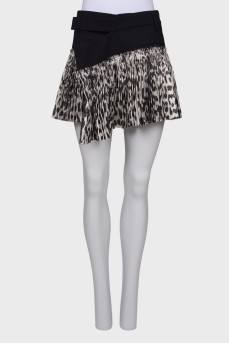 Pleated wrap skirt with tag