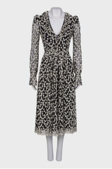 V-neck dress