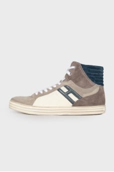 Men's sneakers in a combined color