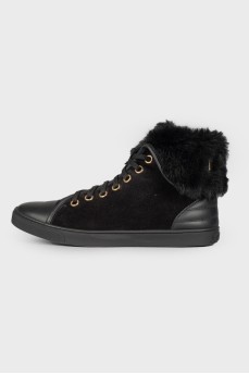 Insulated boots with fur