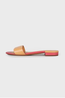 Leather slippers with low heels