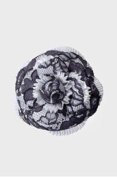 Brooch in the shape of a flower