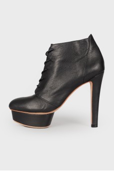 Lace-up leather ankle boots