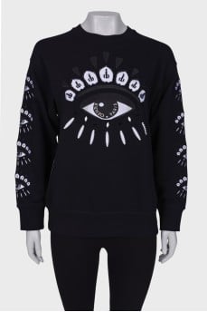 Black sweatshirt with embroidery