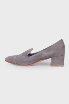 Suede gray pumps