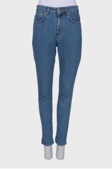 Blue jeans with back embroidery