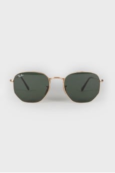 Sunglasses with green lenses