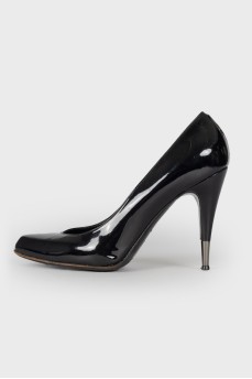 Patent leather shoes