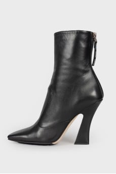 Leather ankle boots with figured heels