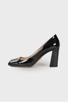 Patent shoes with a square toecap