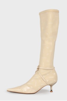 Combined pointed toe boots