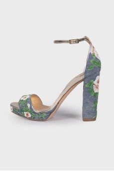 Textile sandals with embroidery