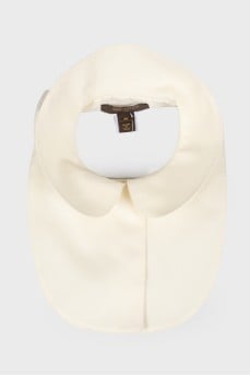 Cream collar
